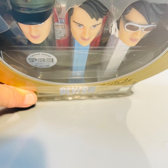 ELVIS Pez Collectables Elvis CD included Limited Edition - Picture 3 of 6